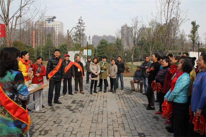 “游木兰园，学园林科普知识，共享绿色生态环境” -记武汉市园林科学研究所2016年植树节科普宣传活动