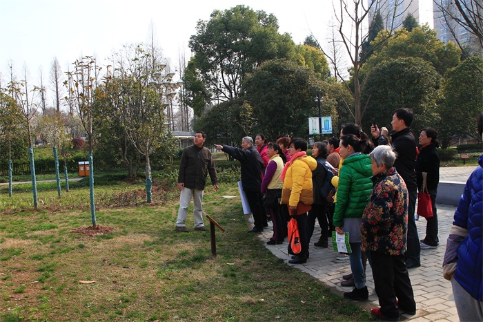 “游木兰园，学园林科普知识，共享绿色生态环境” -记武汉市园林科学研究所2016年植树节科普宣传活动