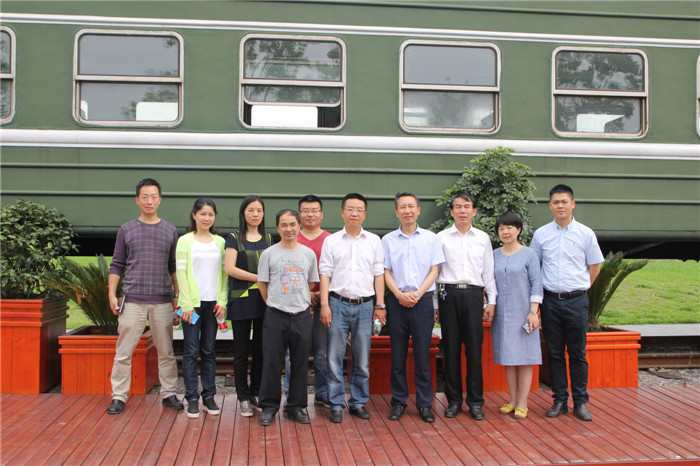 武汉市园林科学研究所与青山区园林局签订战略合作协议