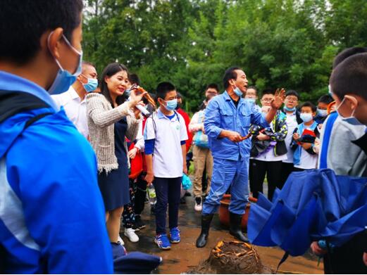 “探秘――《爱莲说》里藏有多少个荷花之谜”――记2020全国科普日武汉市园林科学研究院 市民园林学??破展婊疃? onmousewheel=
